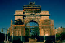 arch.jpg (213443 bytes)
